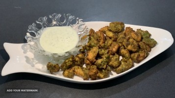 mint chicken pakoras